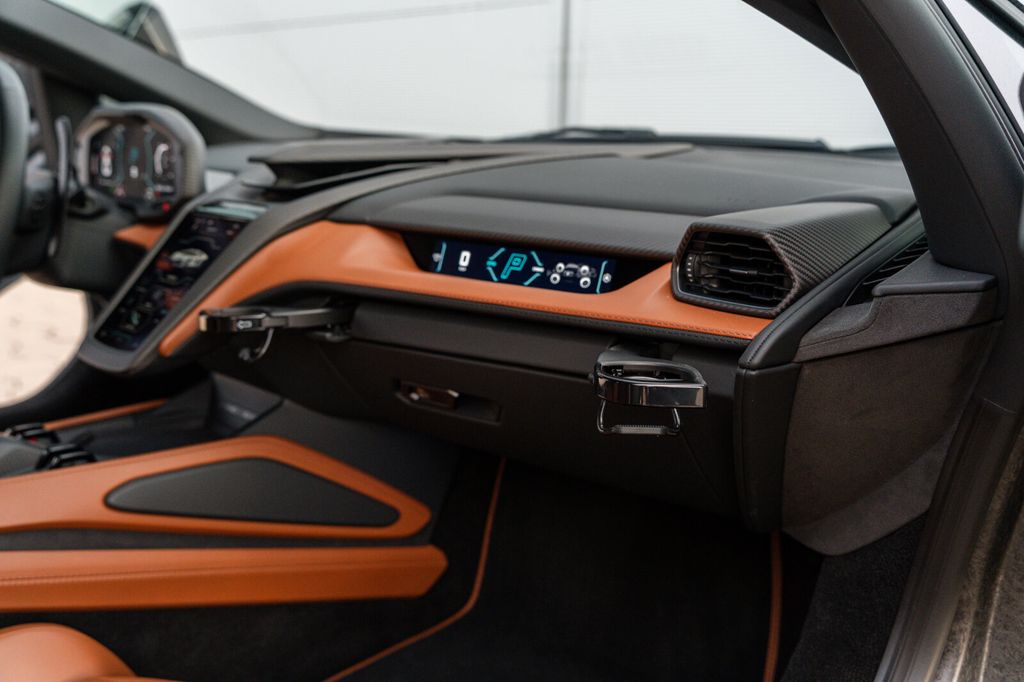 Lamborghini Revuelto 2025