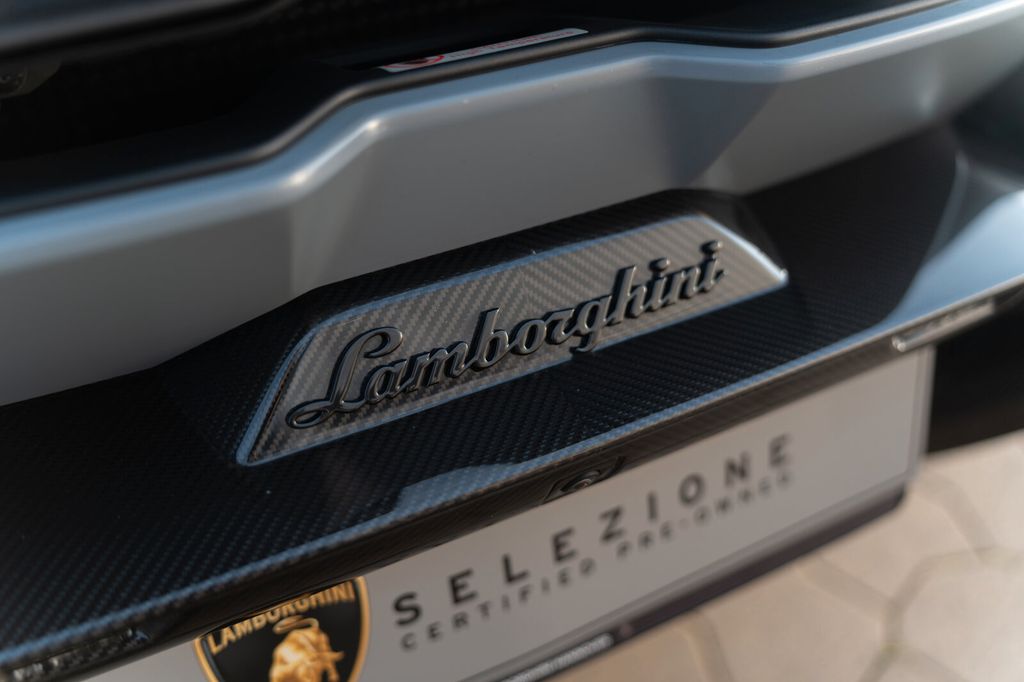 Lamborghini Revuelto 2025