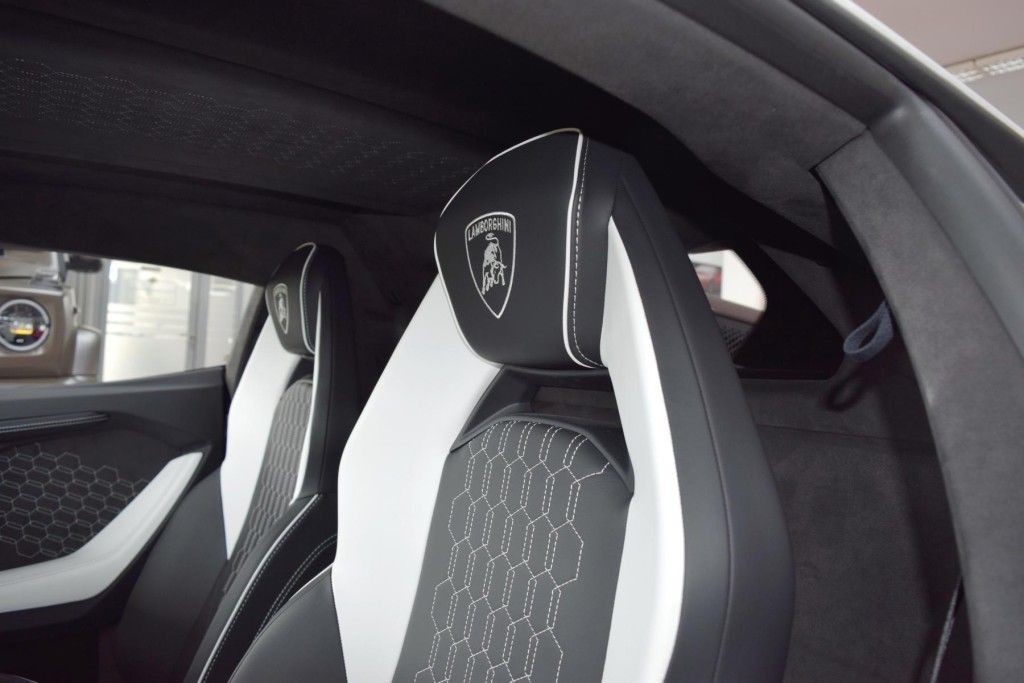 Lamborghini Revuelto 2025