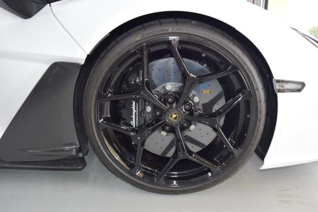 Lamborghini Revuelto 2025