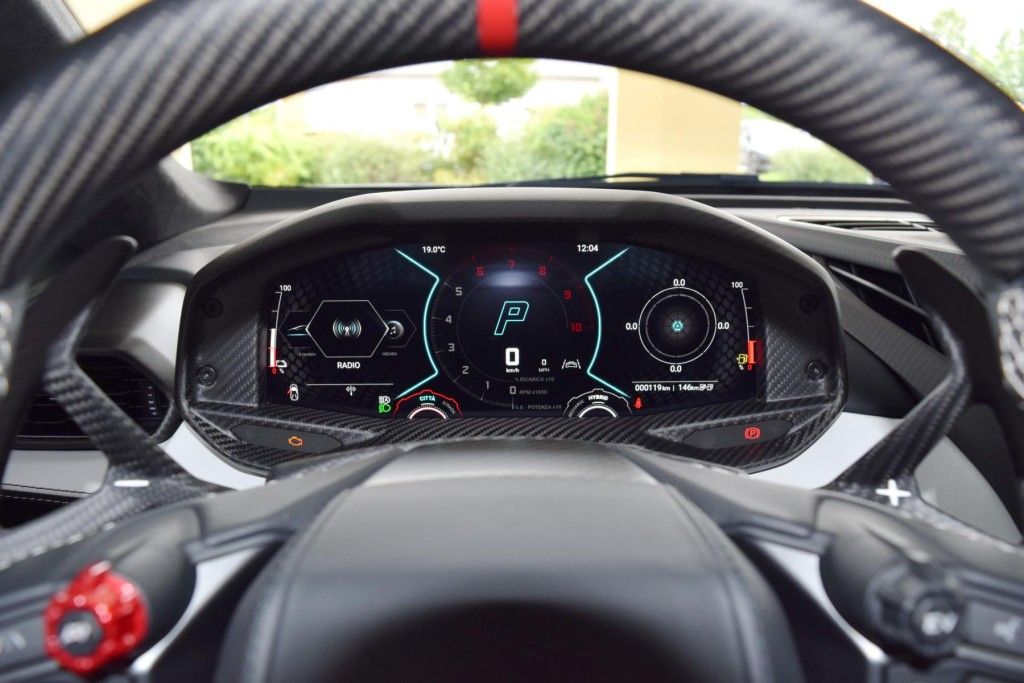 Lamborghini Revuelto 2025