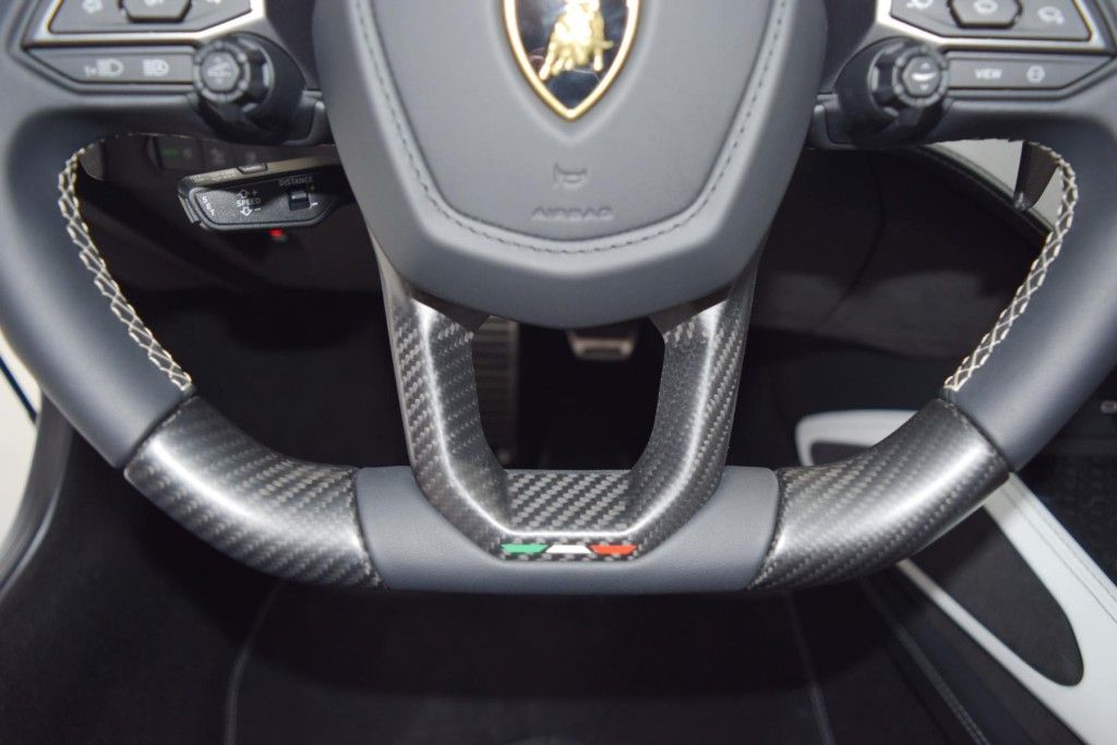 Lamborghini Revuelto 2025