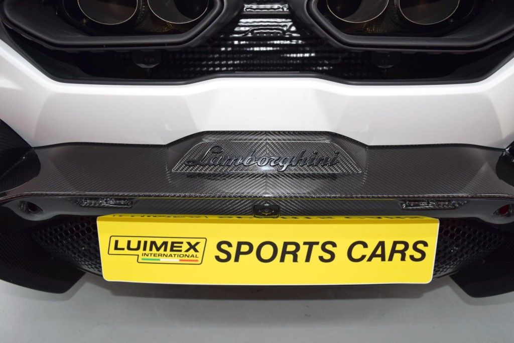 Lamborghini Revuelto 2025