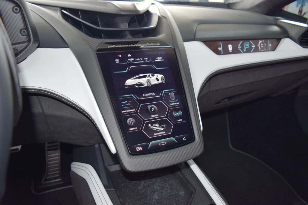 Lamborghini Revuelto 2025