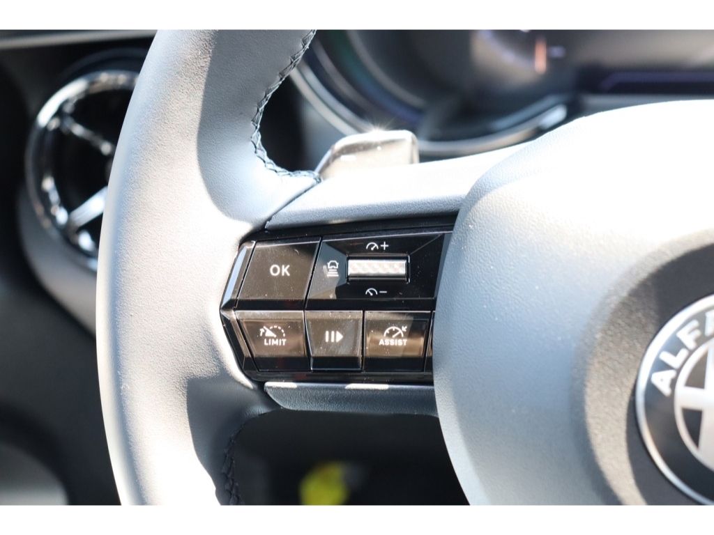 Alfa Romeo Junior 2025