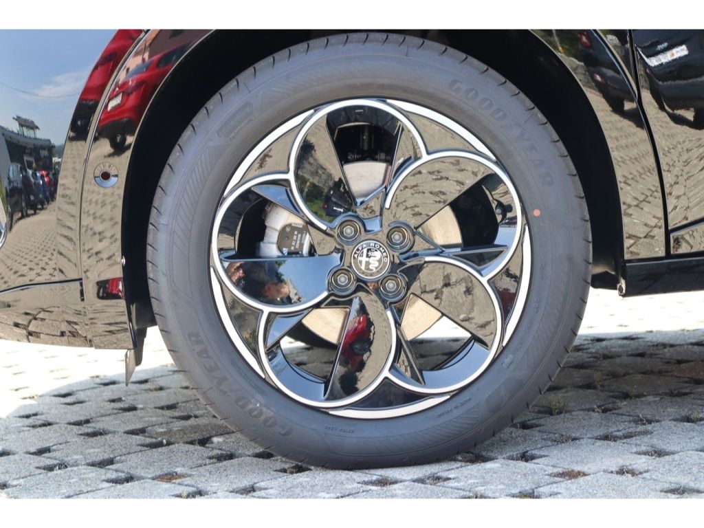 Alfa Romeo Junior 2025