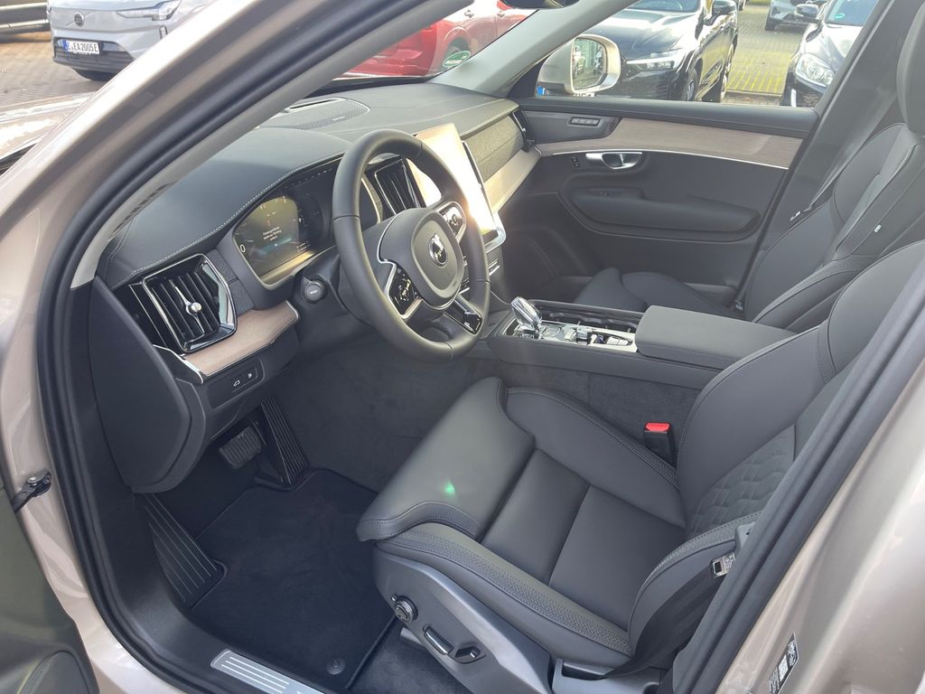 Volvo XC90 2025