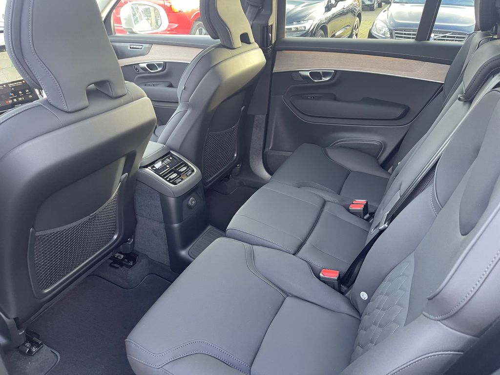 Volvo XC90 2025