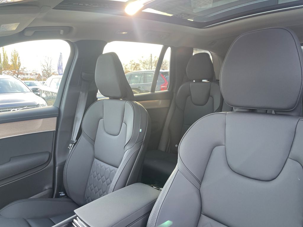 Volvo XC90 2025