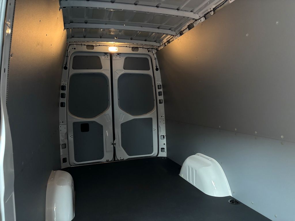 Mercedes-Benz Sprinter 2025