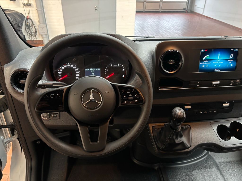 Mercedes-Benz Sprinter 2025
