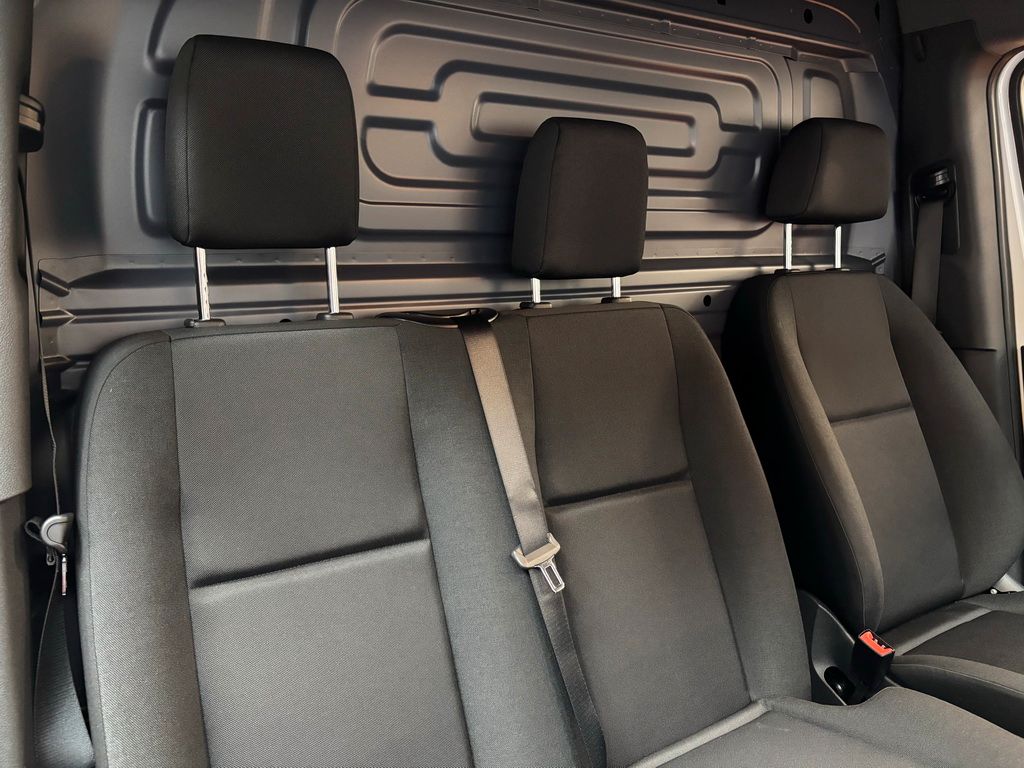 Mercedes-Benz Sprinter 2025