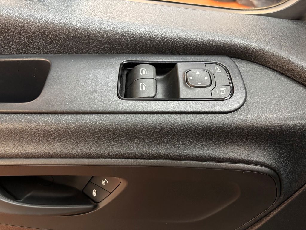 Mercedes-Benz Sprinter 2025