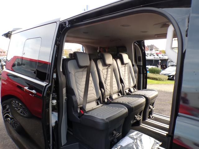 Ford Tourneo Custom 2025