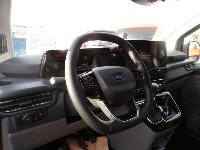 Ford Tourneo Custom 2025