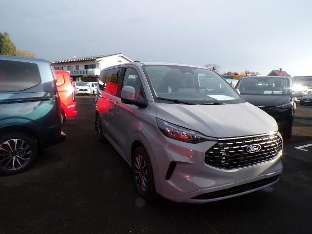 Ford Tourneo Custom 2025