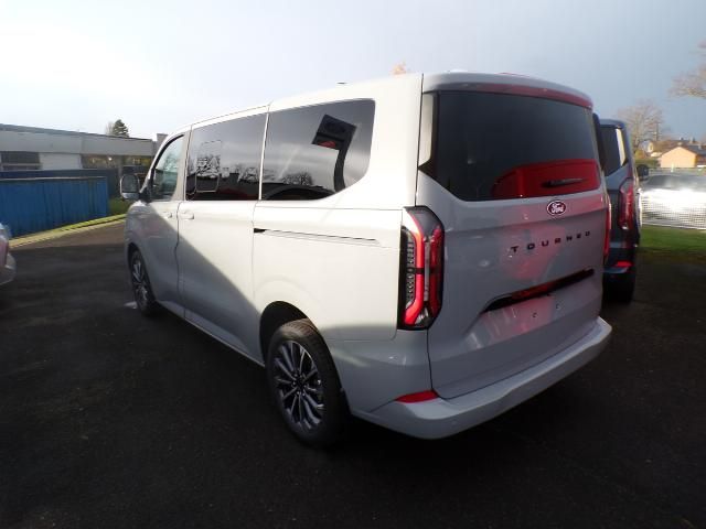 Ford Tourneo Custom 2025