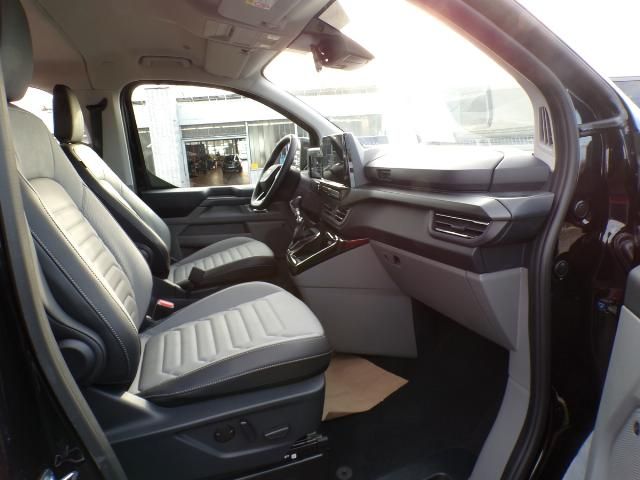 Ford Tourneo Custom 2025