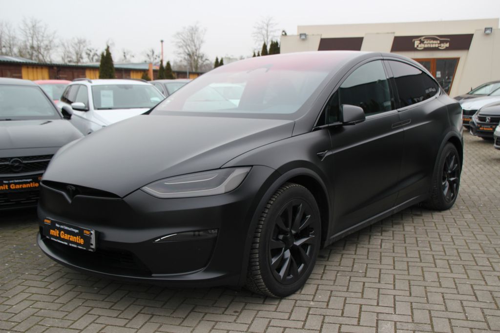 Tesla Model X 2023