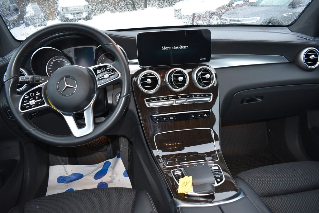 Mercedes-Benz GLC 300 2021