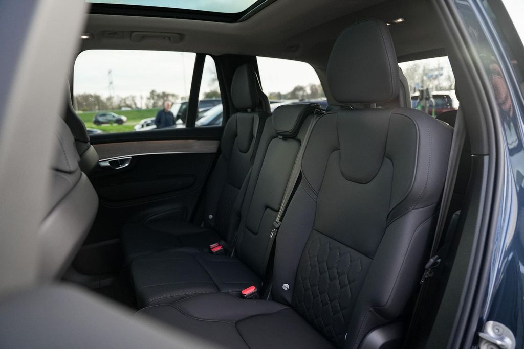 Volvo XC90 2025
