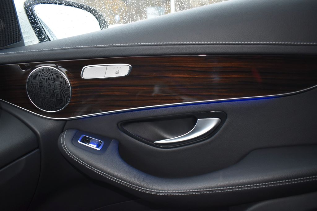 Mercedes-Benz GLC 300 2021