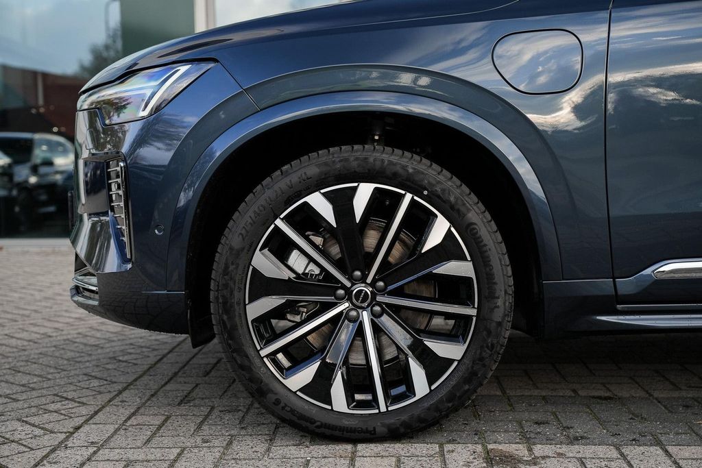 Volvo XC90 2025
