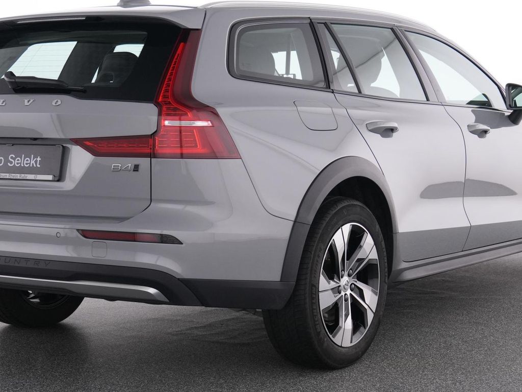 Volvo V60 Cross Country 2023