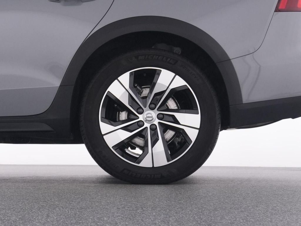 Volvo V60 Cross Country 2023