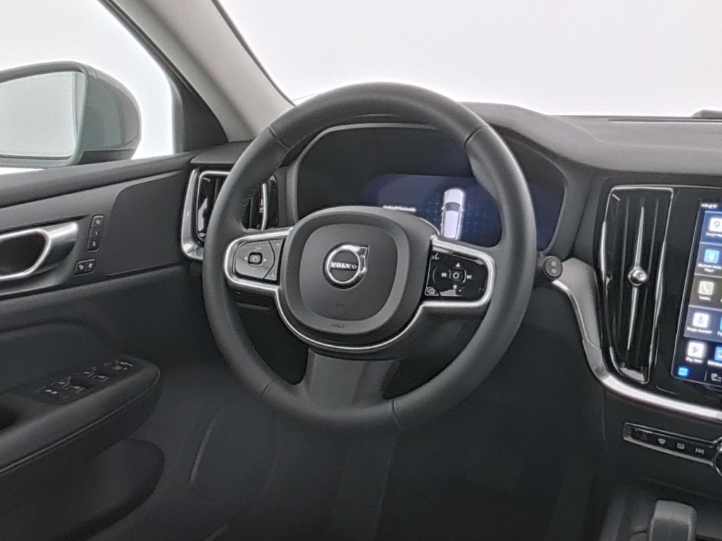 Volvo V60 Cross Country 2023