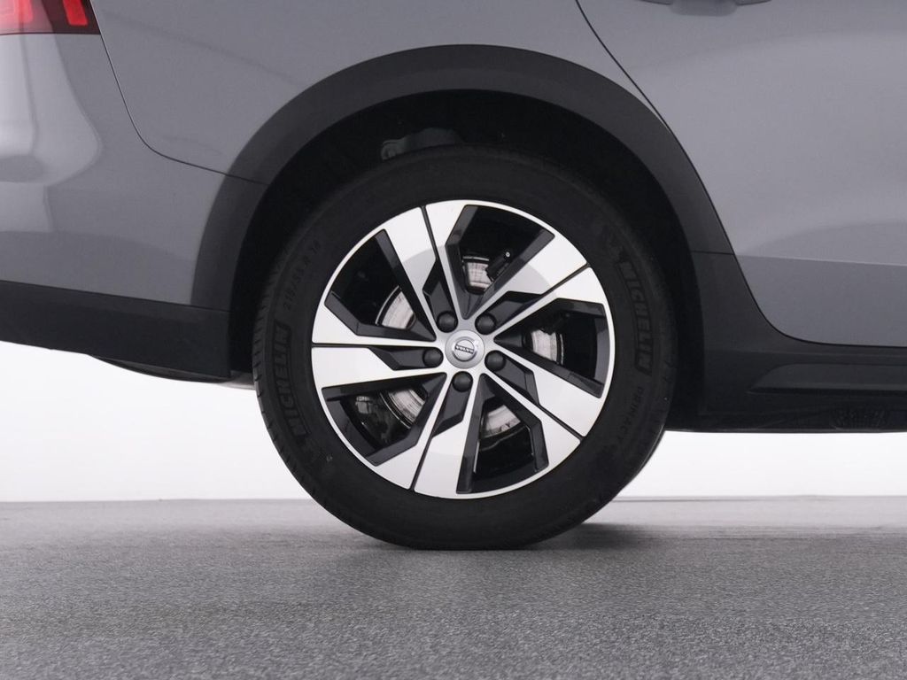 Volvo V60 Cross Country 2023
