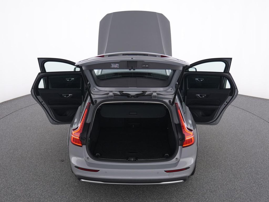 Volvo V60 Cross Country 2023