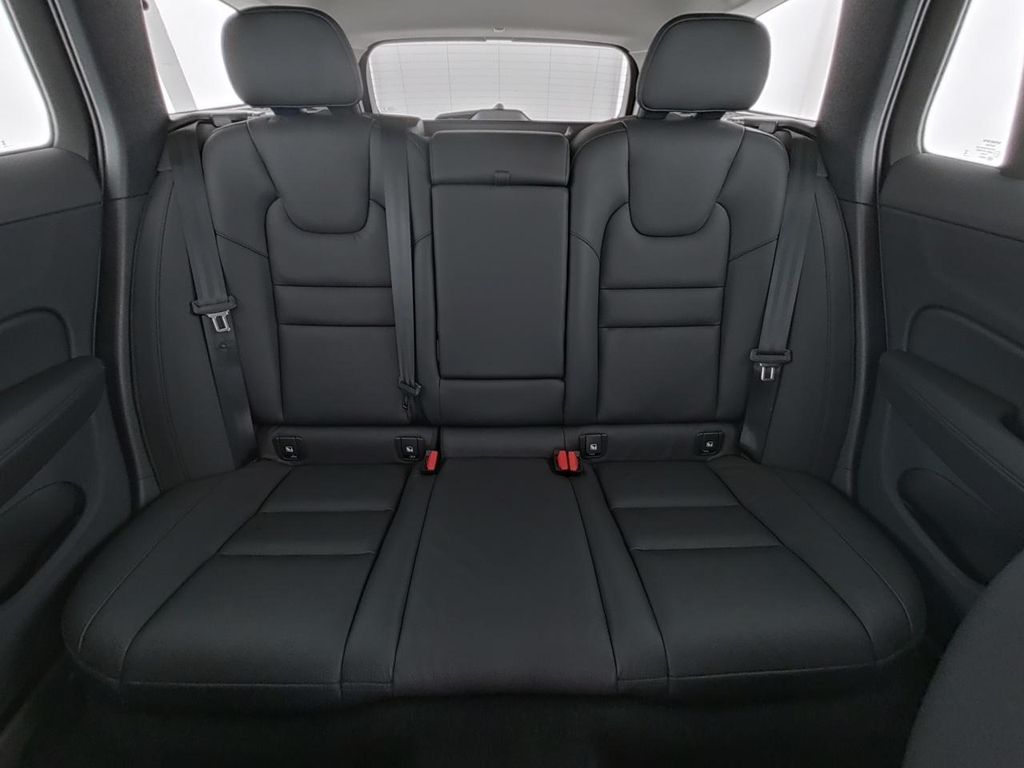 Volvo V60 Cross Country 2023