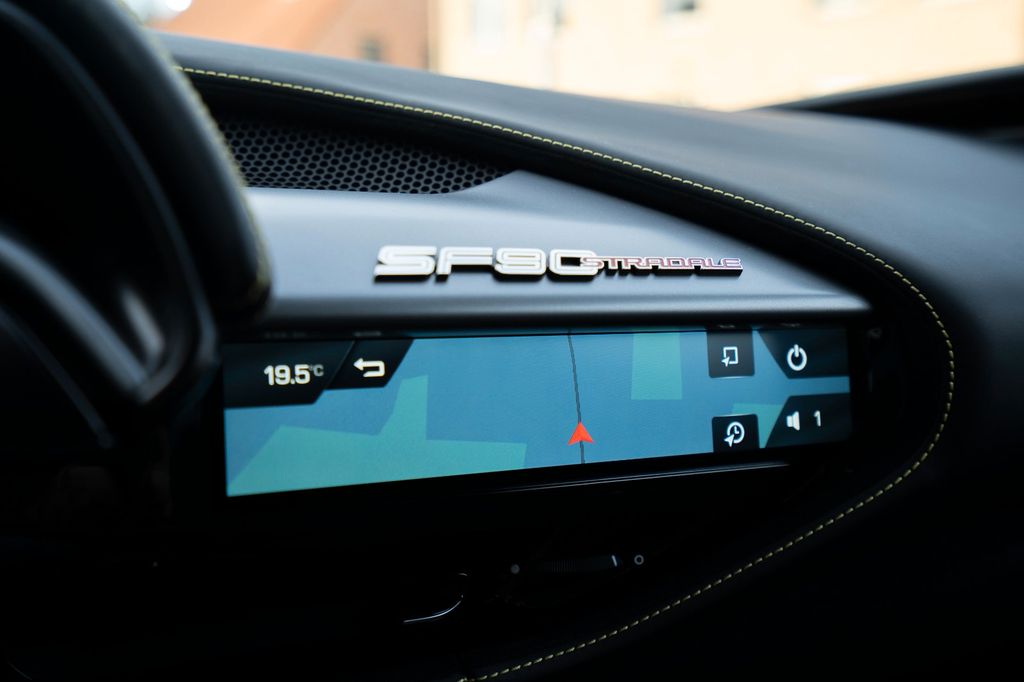 Ferrari SF90 2021