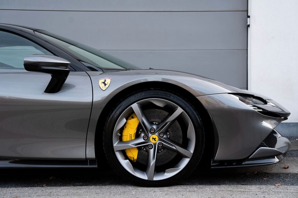 Ferrari SF90 2021