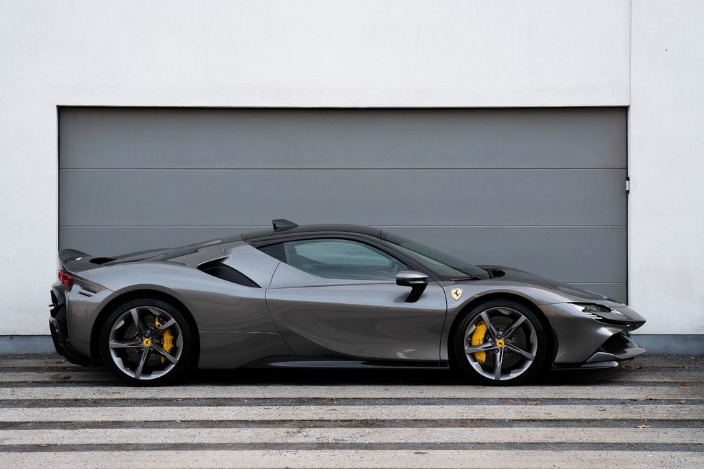 Ferrari SF90 2021