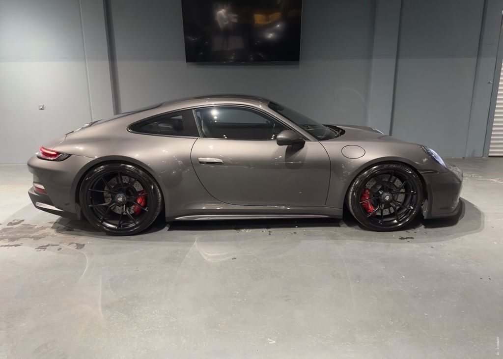 Porsche 992 2022