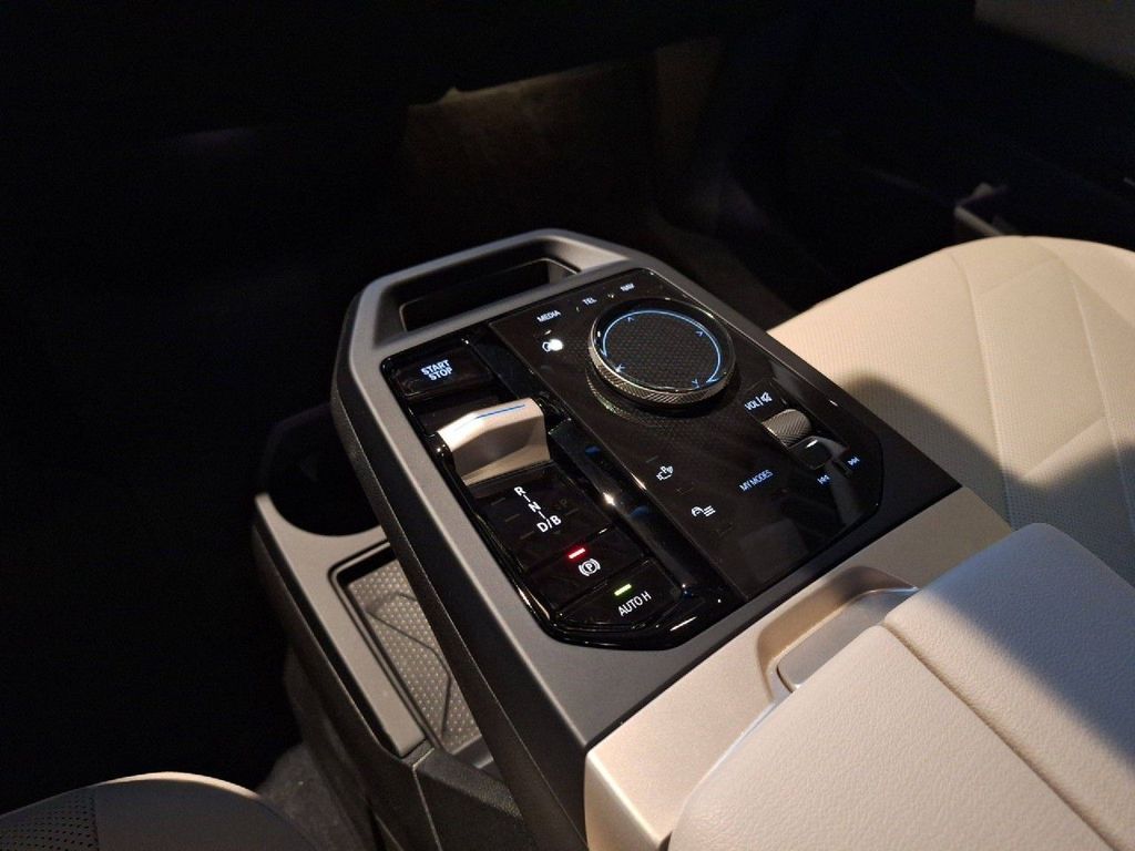 BMW iX 2023