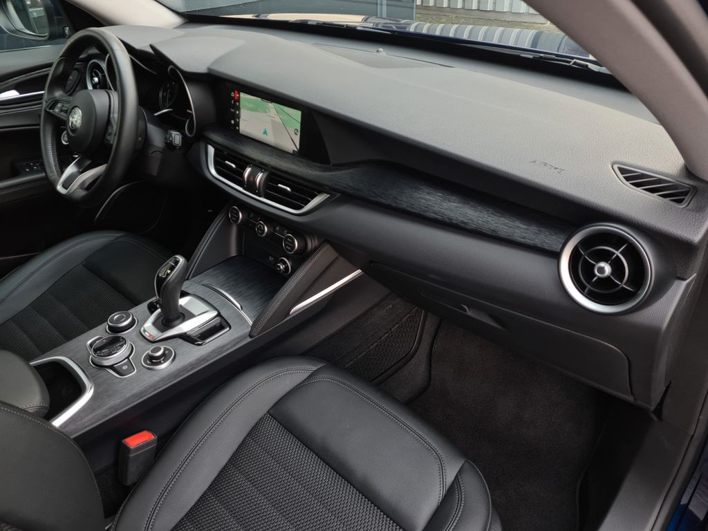 Alfa Romeo Stelvio 2021