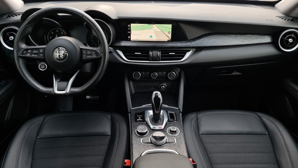 Alfa Romeo Stelvio 2021