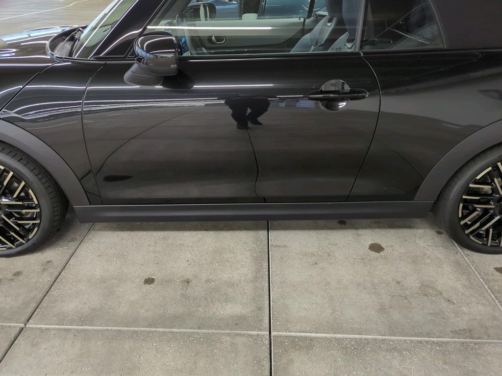 MINI Cooper Cabrio 2024