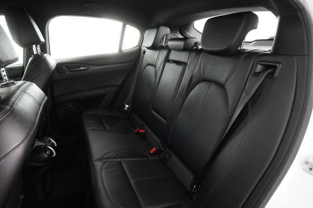 Alfa Romeo Stelvio 2023