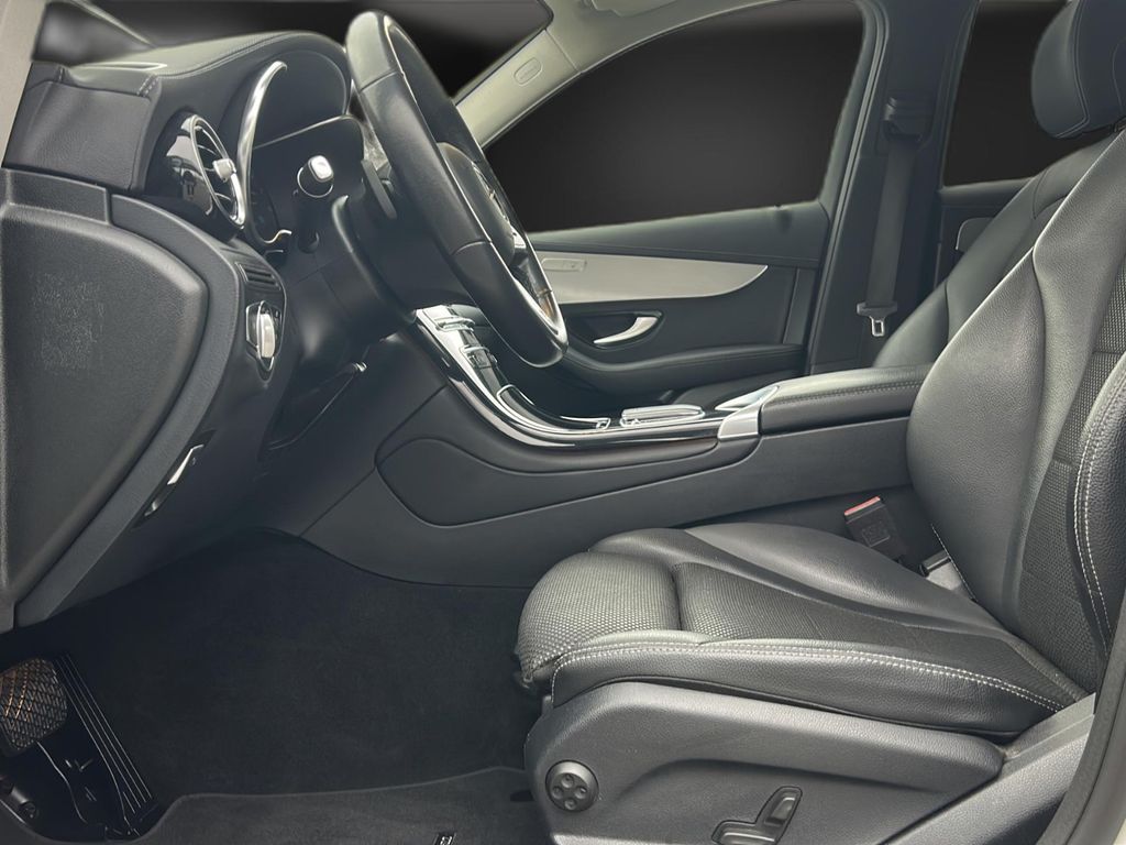 Mercedes-Benz GLC 300 2022
