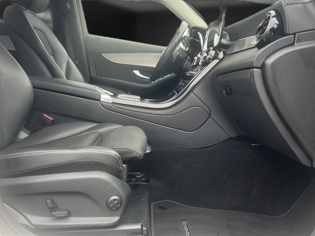 Mercedes-Benz GLC 300 2022