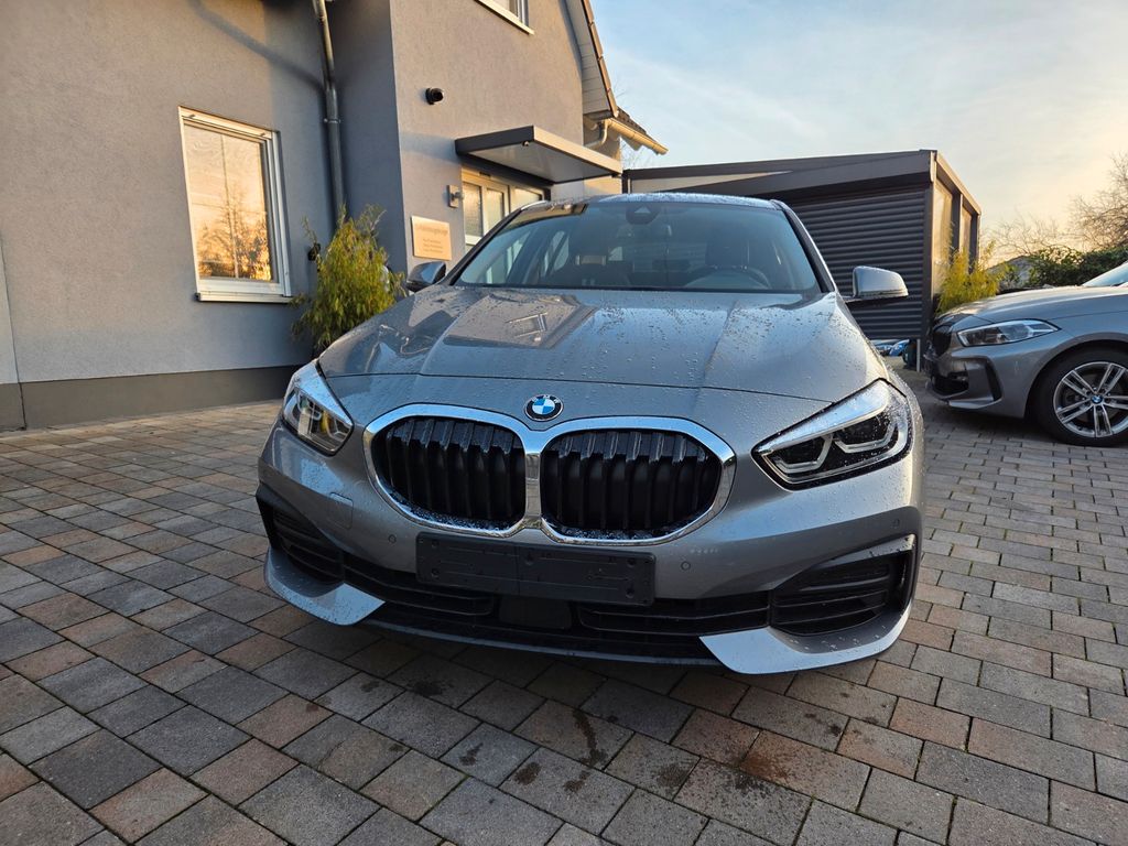 BMW 120 2022