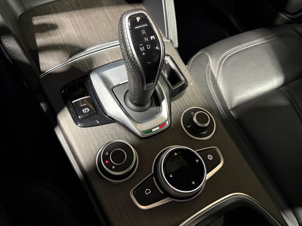 Alfa Romeo Stelvio 2022