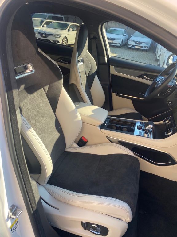 Jaguar F-Pace 2023