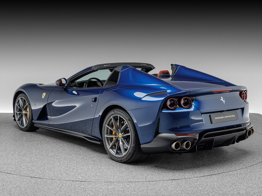 Ferrari 812 2022