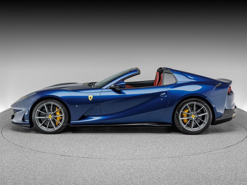 Ferrari 812 2022