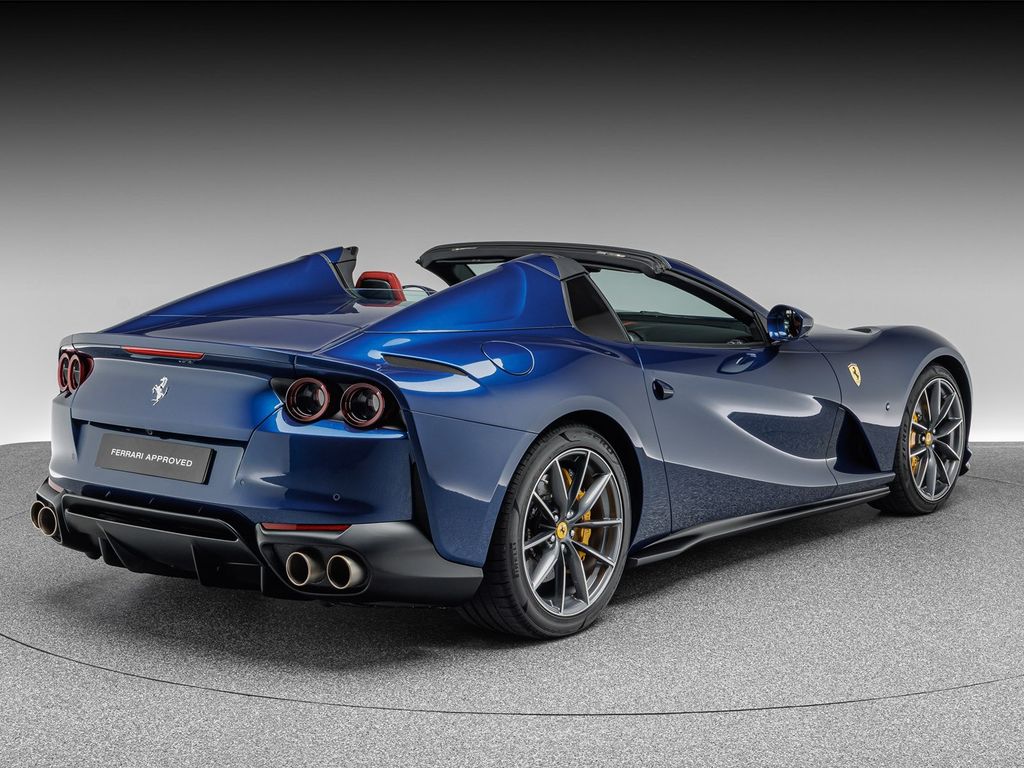 Ferrari 812 2022